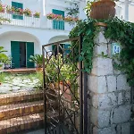 Vila Domenicanda Capri