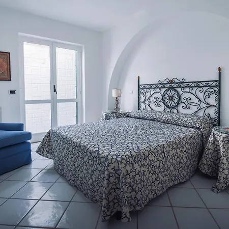 Domenicanda * Capri